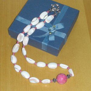 BEAUTIFUL SHELL AND TURQUOISE NECKLACE